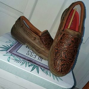 Twisted X Driving Moc